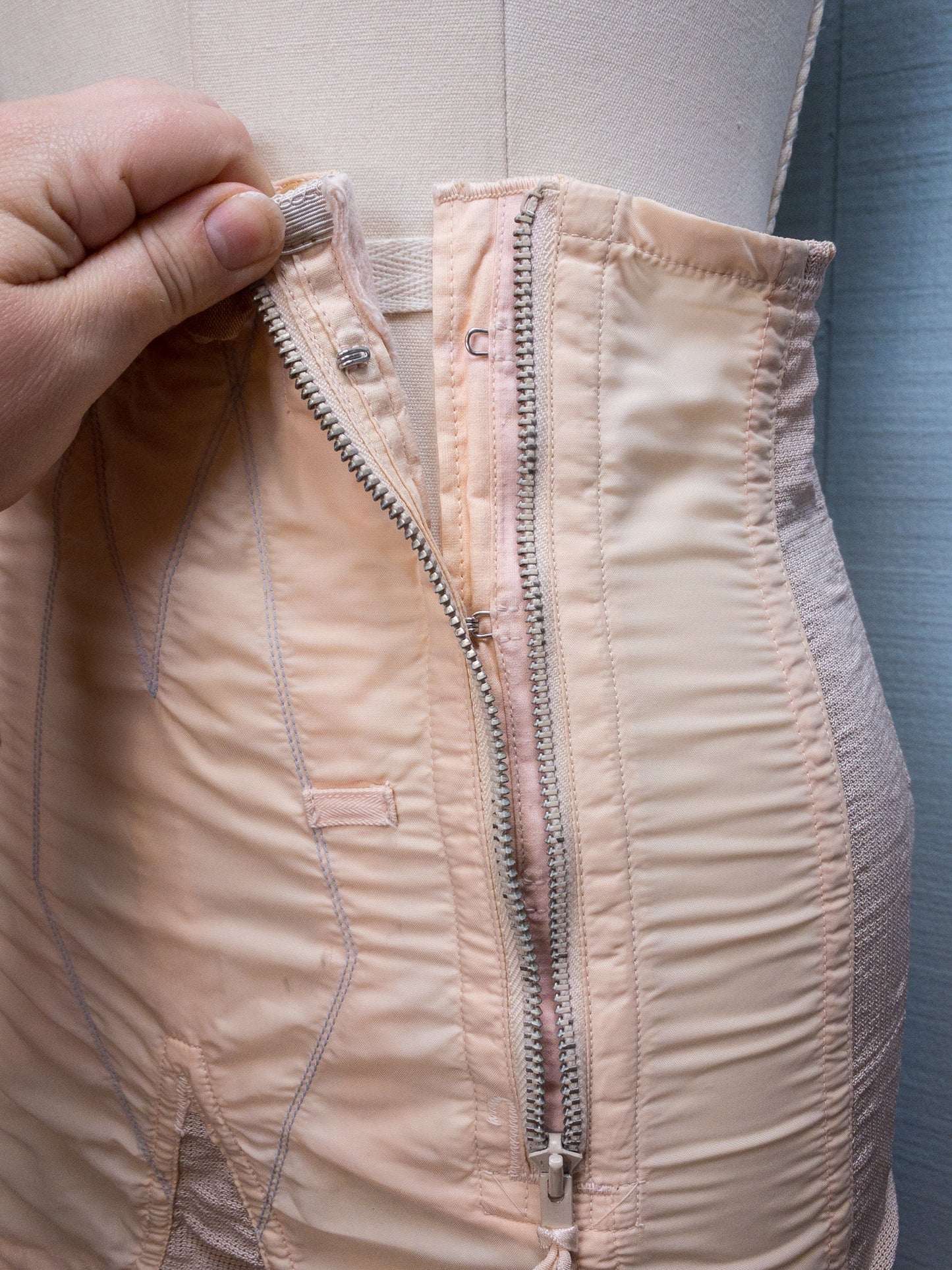 40's 50's Peach Pink Nemo Zip Girdle