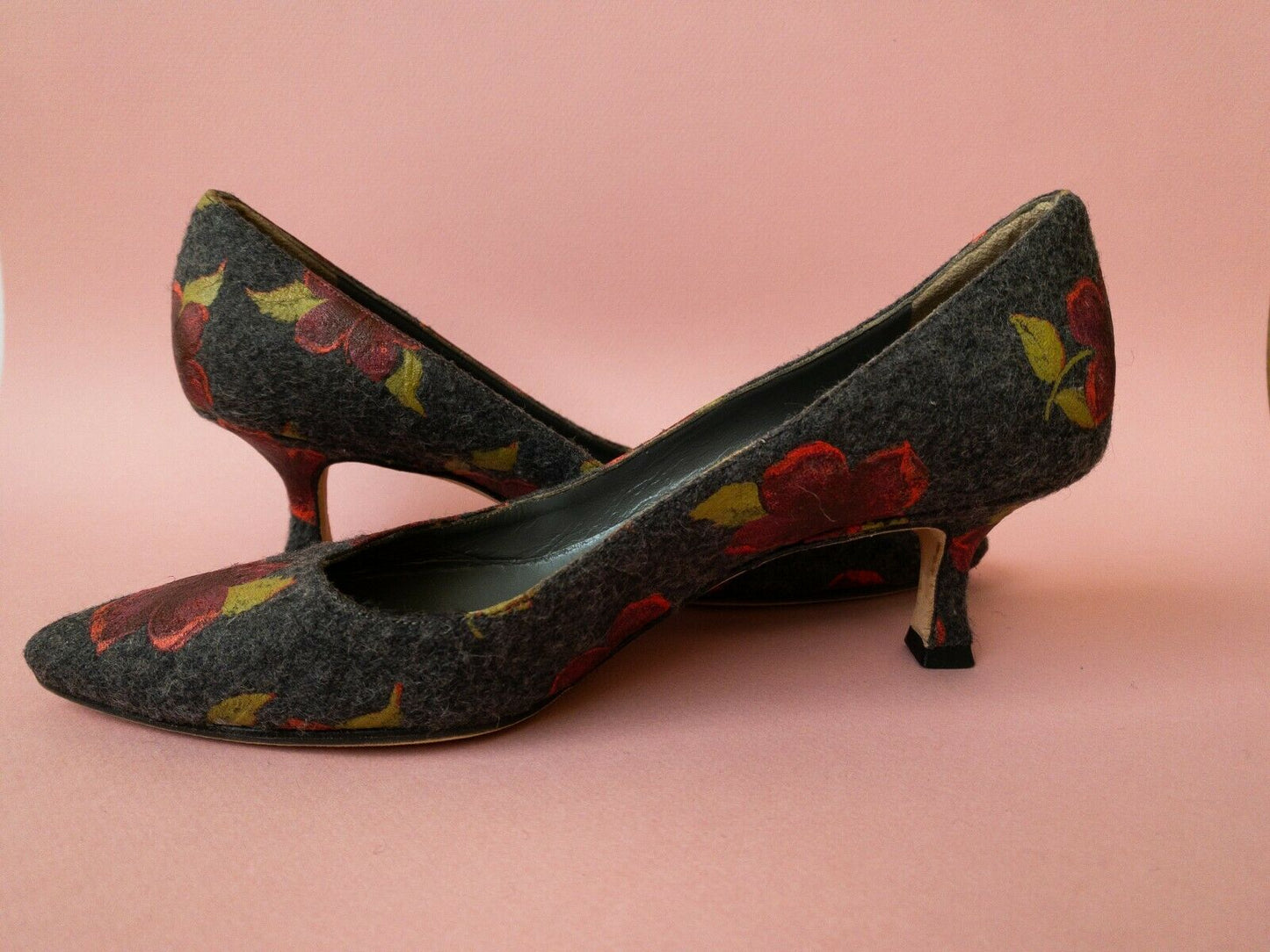 *Manolo Blahnik* Red Painted Roses & Grey Wool Kitten Heel | 36.5 /6.5