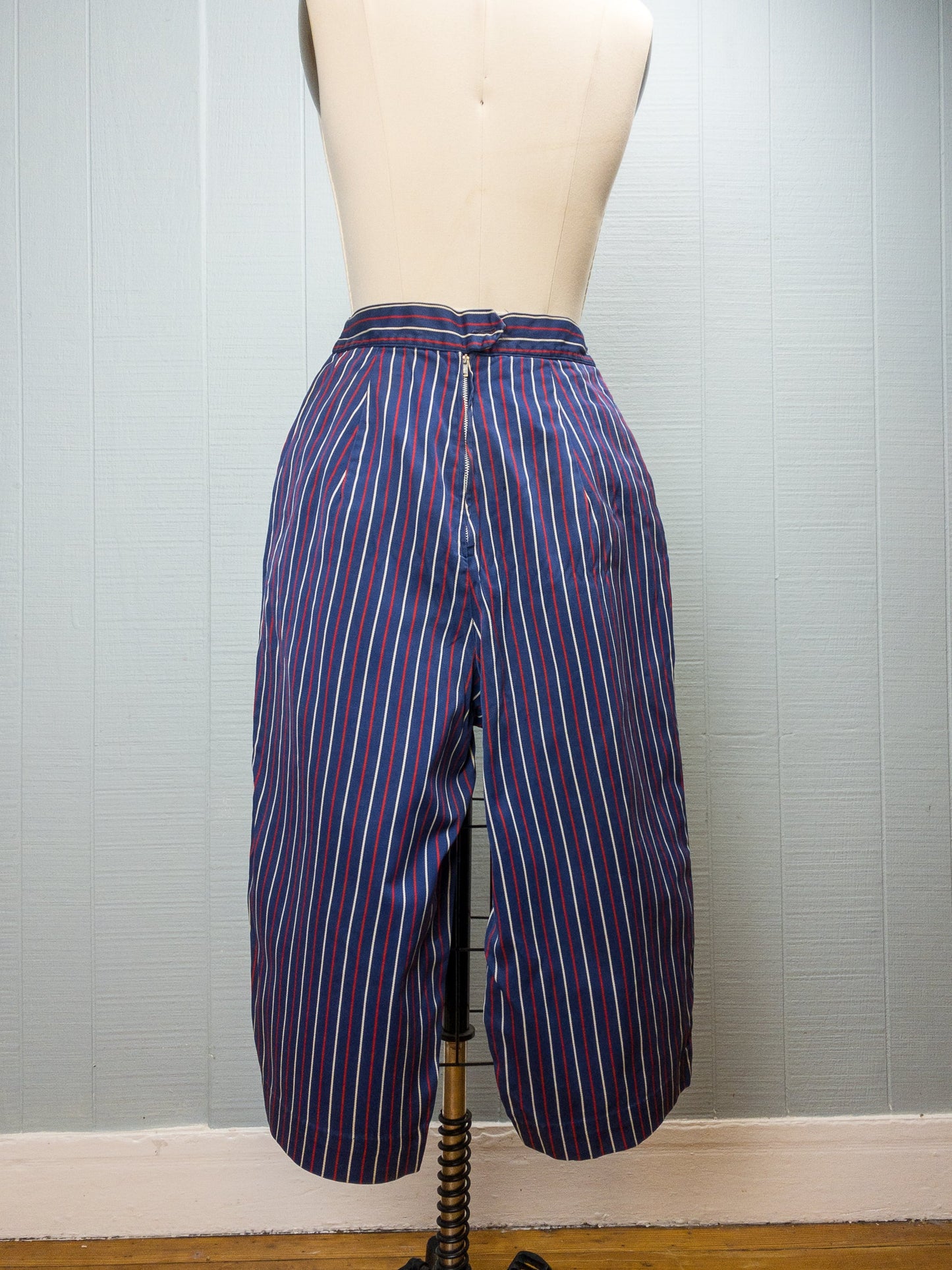 50s 60s Jantzen Navy Stripe Wide Crop Pant | 28"