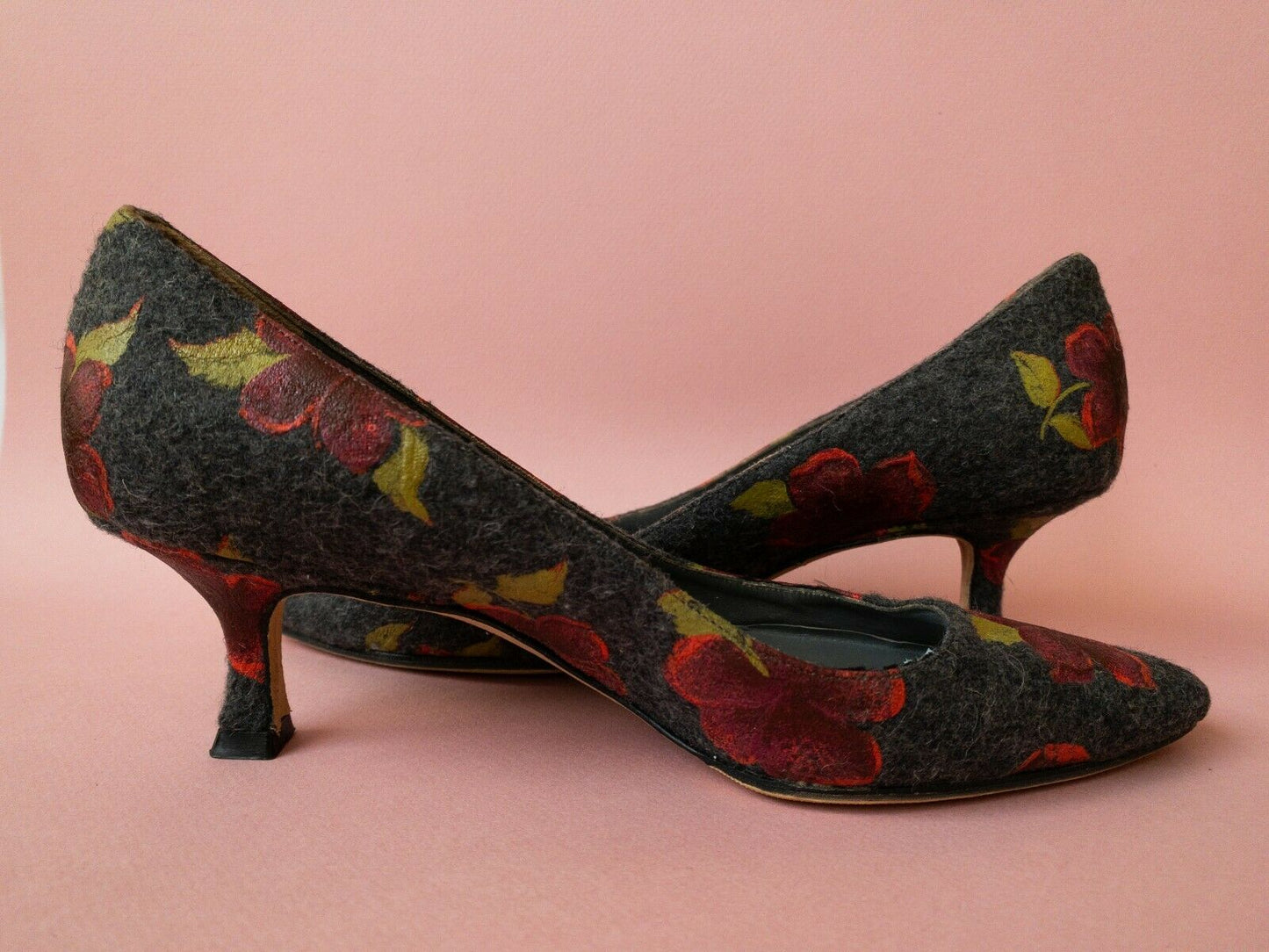 *Manolo Blahnik* Red Painted Roses & Grey Wool Kitten Heel | 36.5 /6.5