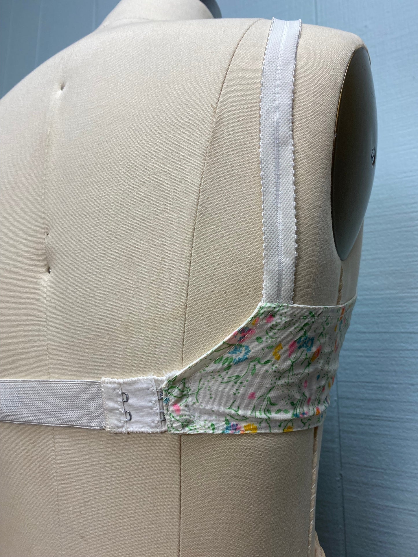 60's Pastel Floral Bullet Bra | 32DD/E