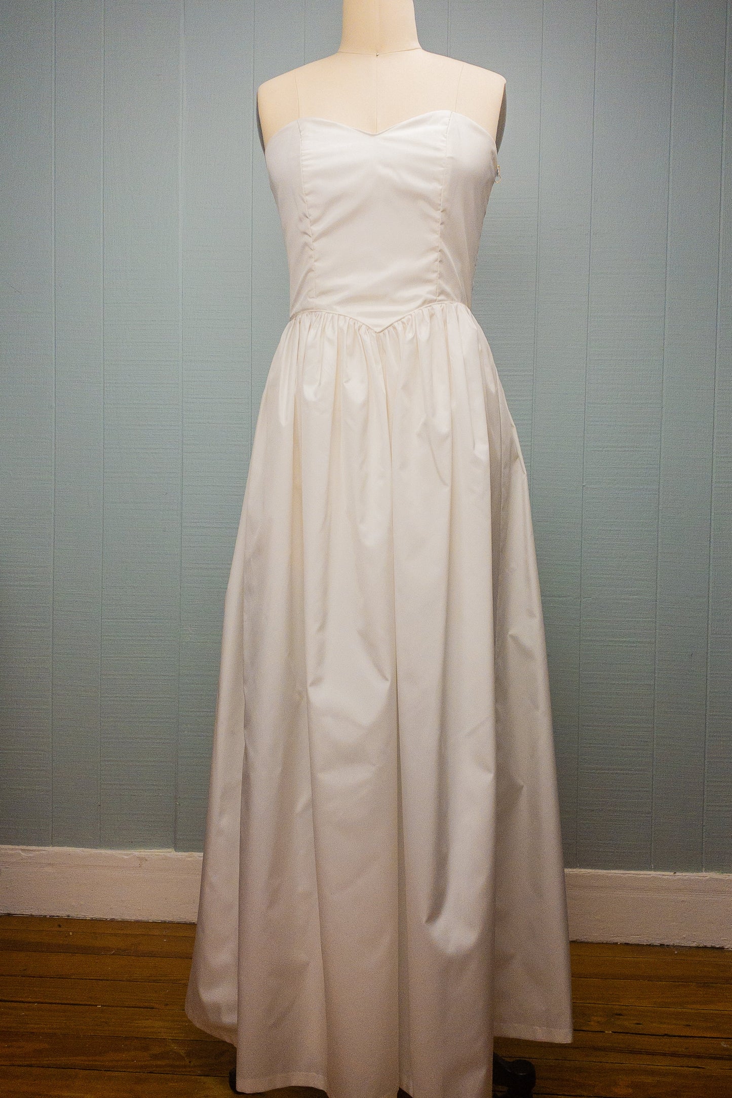 80's White Princess Strapless Gown | XS/S