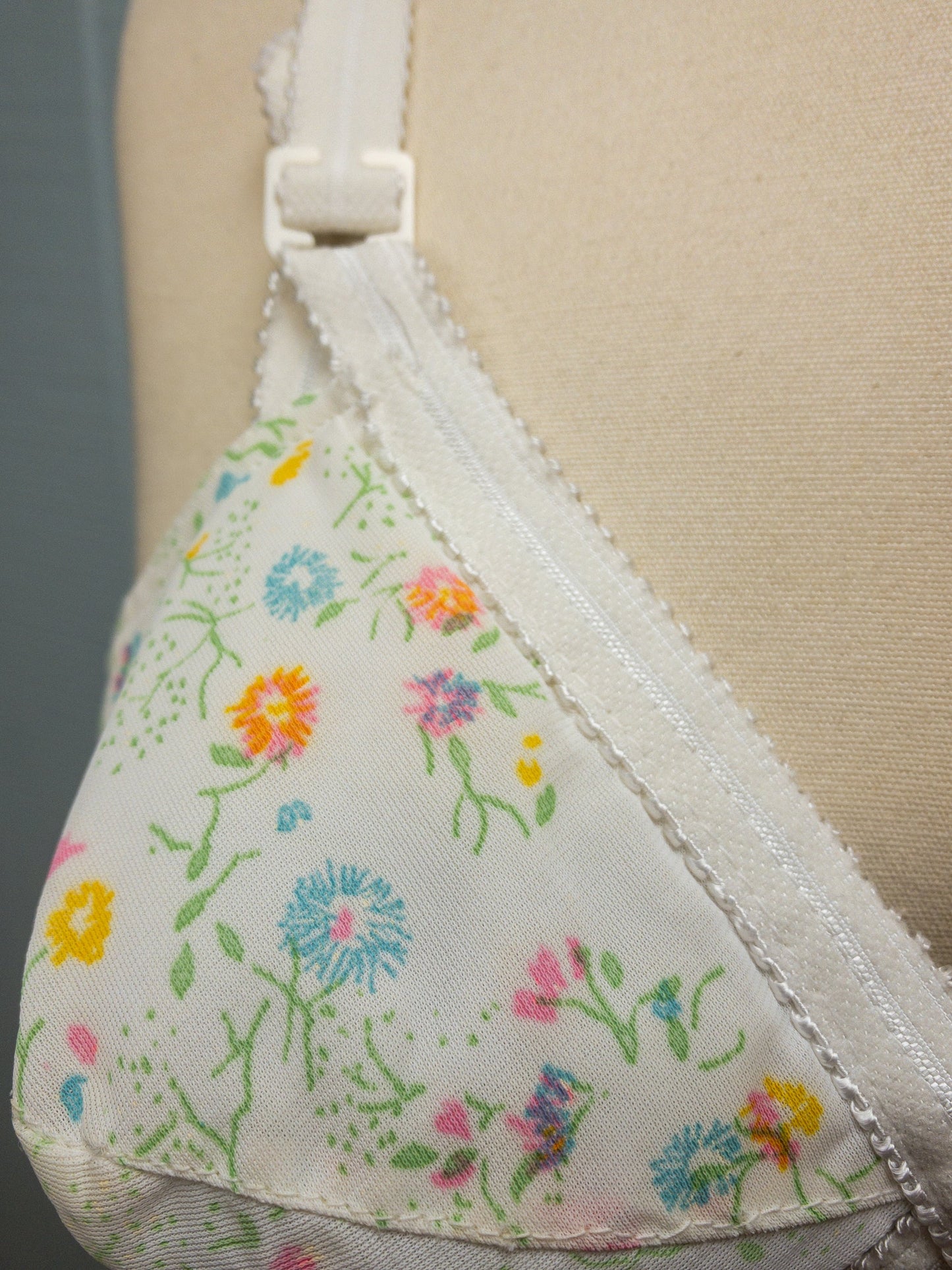 60's Pastel Floral Bullet Bra | 32DD/E