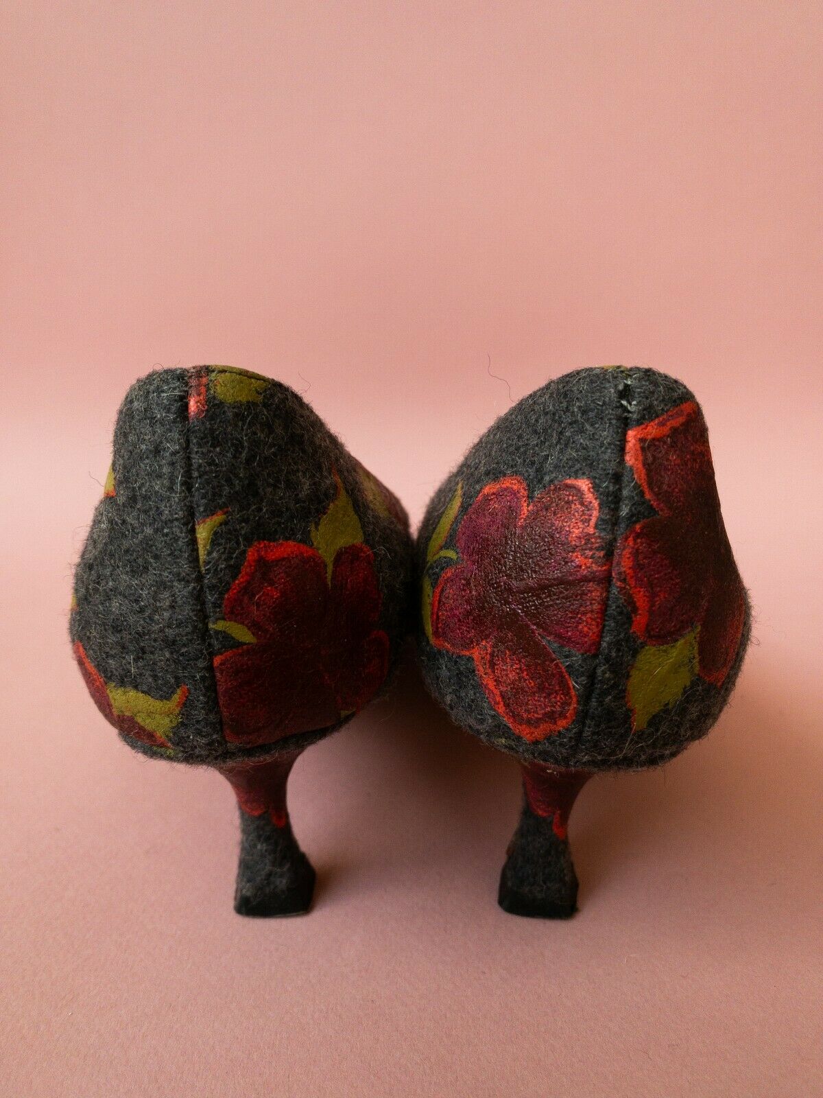 *Manolo Blahnik* Red Painted Roses & Grey Wool Kitten Heel | 36.5 /6.5