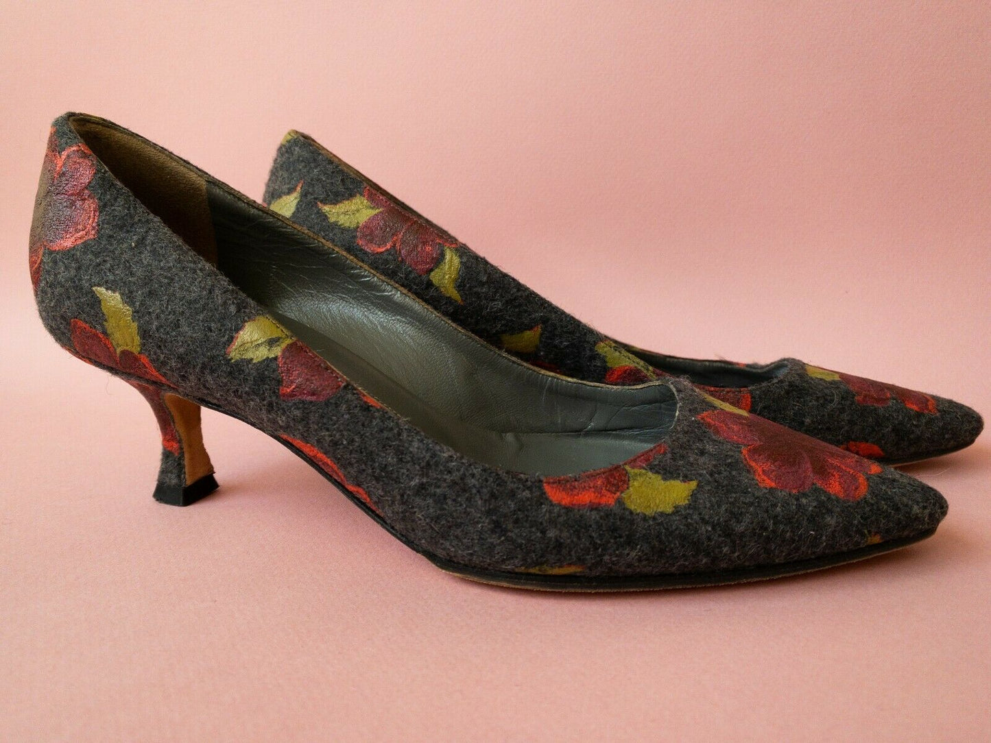 *Manolo Blahnik* Red Painted Roses & Grey Wool Kitten Heel | 36.5 /6.5