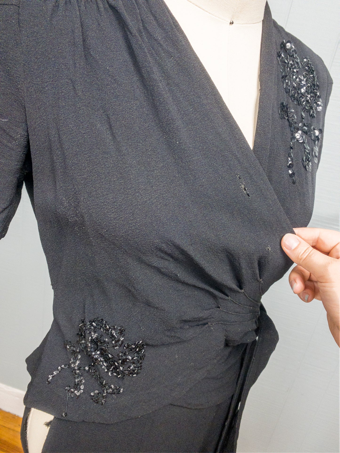 40's Wounded Wrap Dress with Rose Sequin