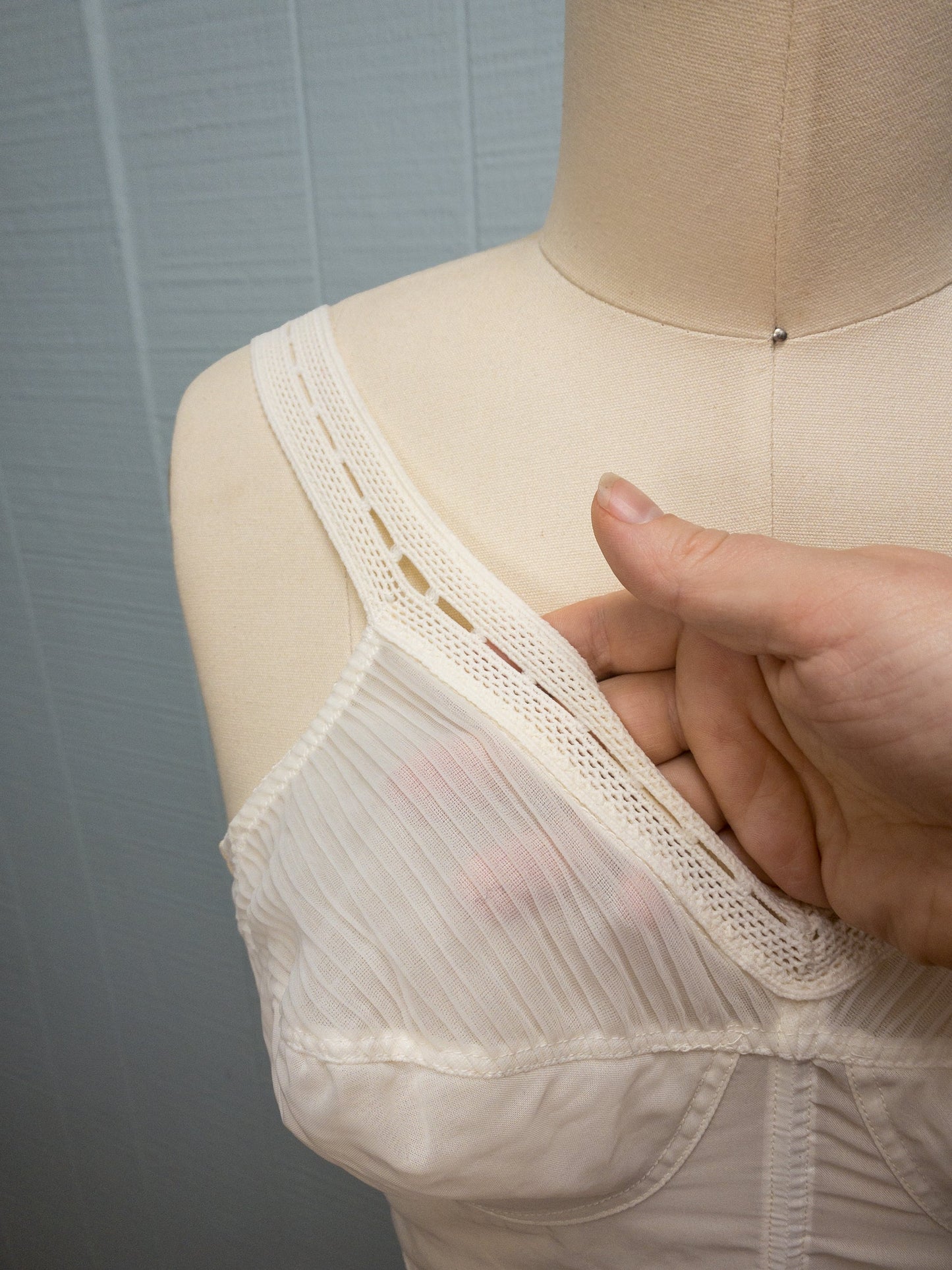 50's 60's Ivory Long Line Bustier Mesh Bullet Bra