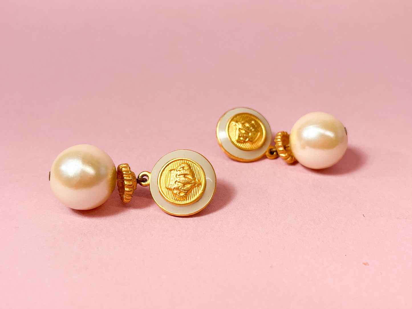 80's 90's Gold Crown & Pearl Dangle Earrings