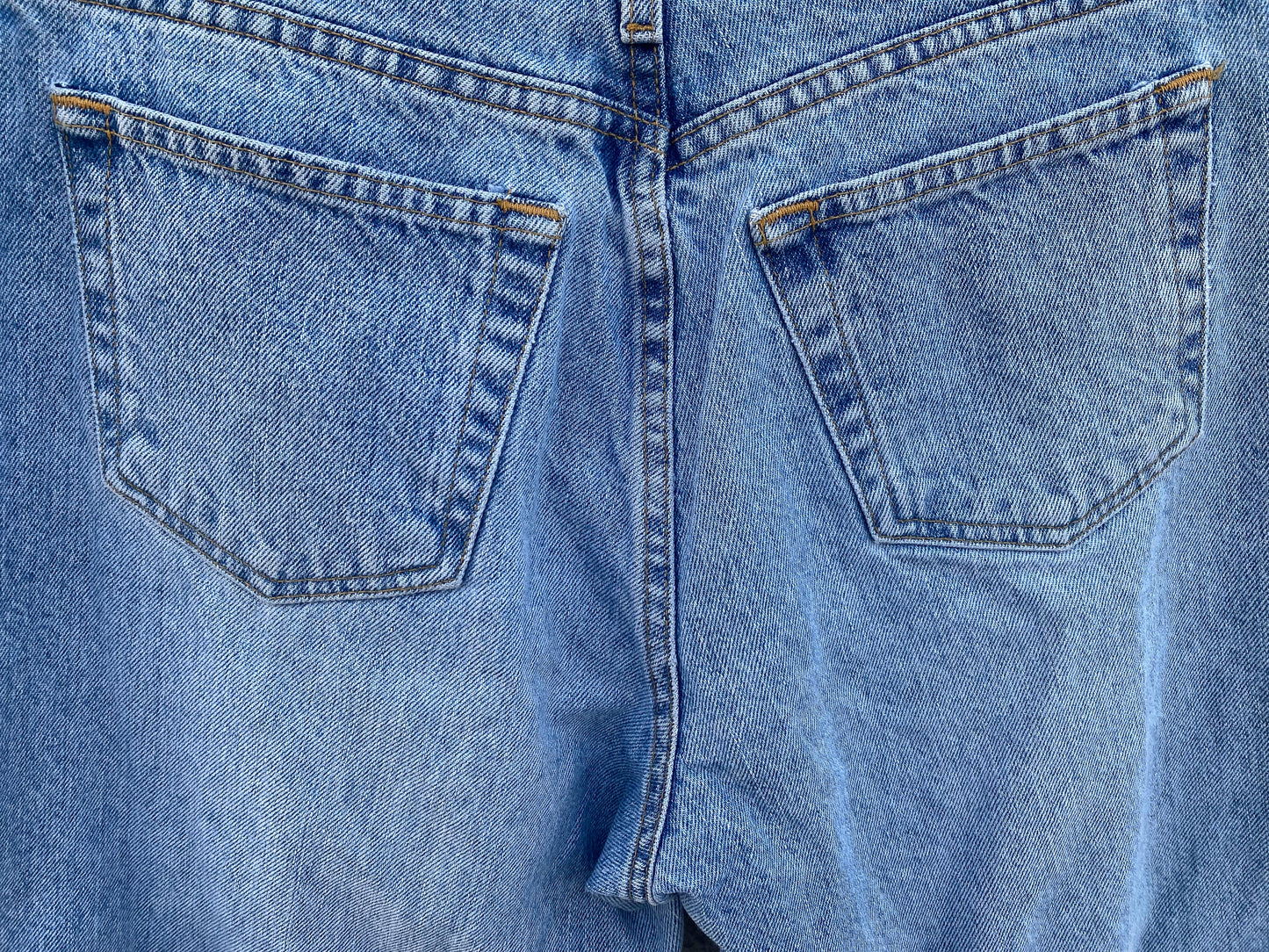 90's Light Wash Boyfriend Jeans | 31" x 29"