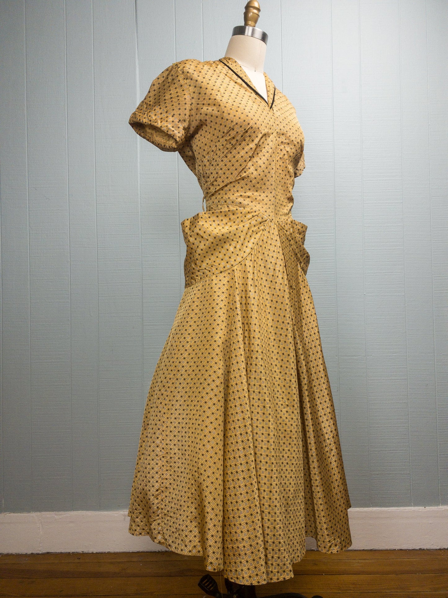 40s 50s Golden Sun Gown | M/L