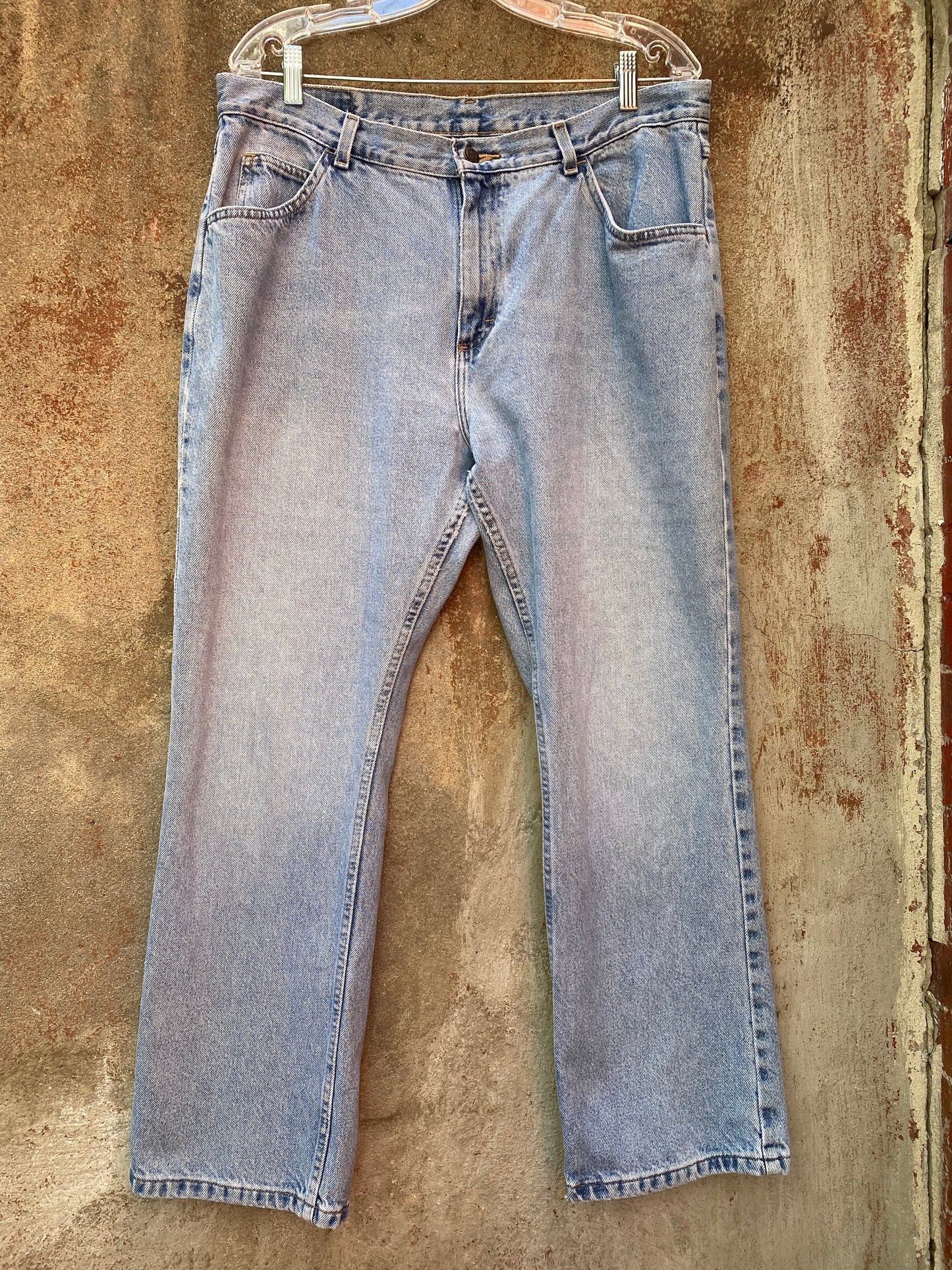 90's Gitano Light Wash Boot Jeans | 35" x 29"