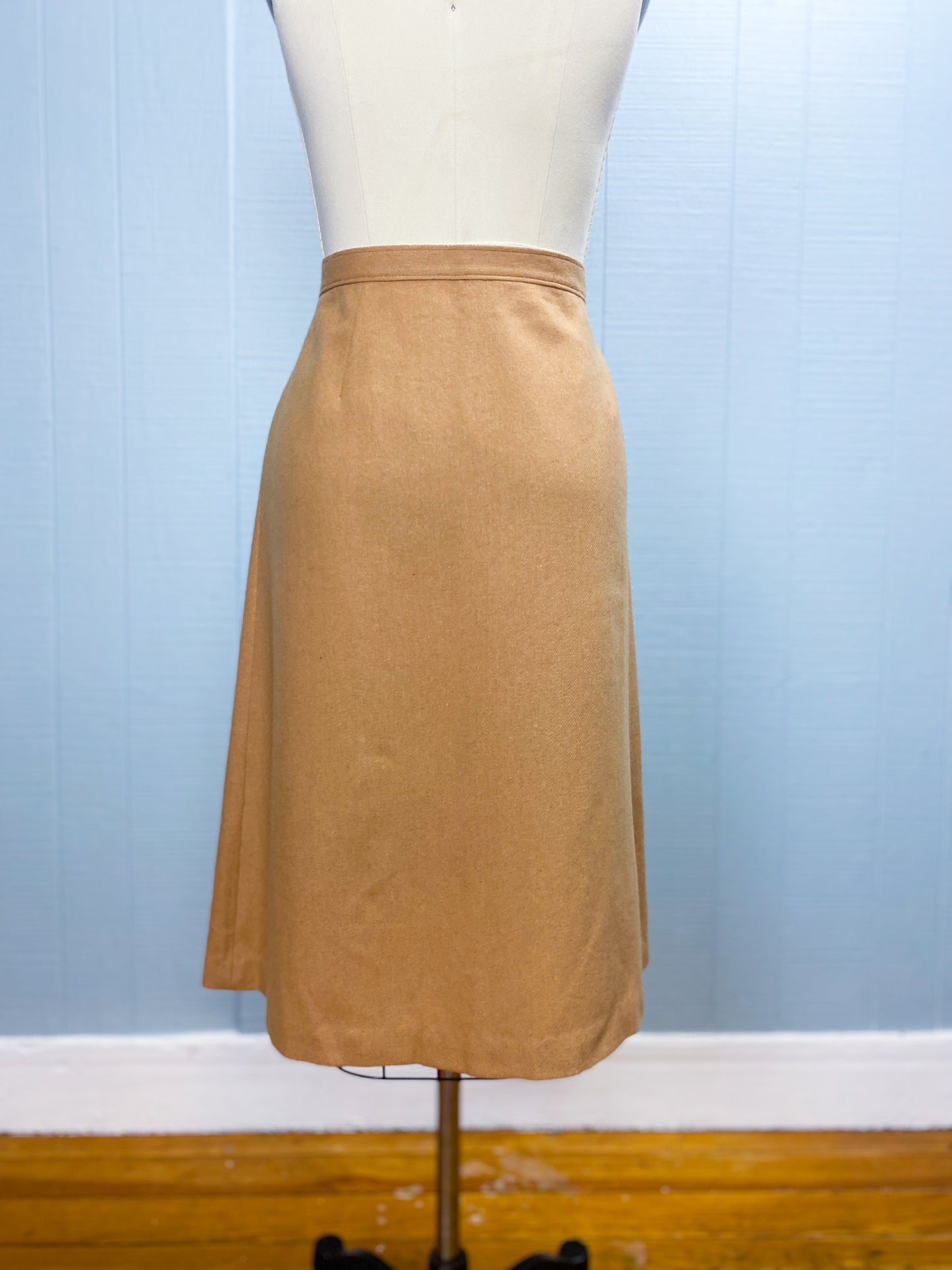 70's Peerless of Boston Tan A Line Skirt | W: 32"