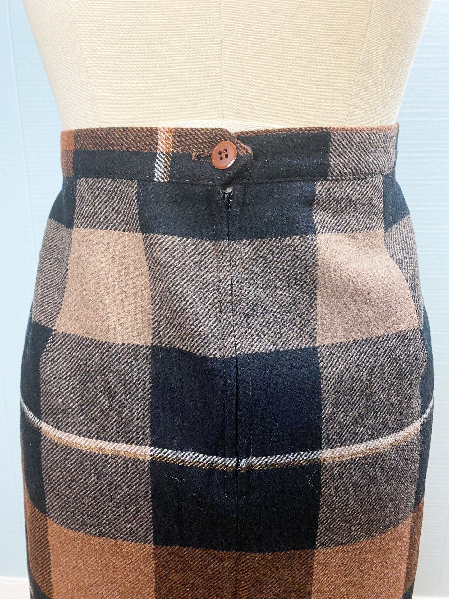 70's/80's Wool Plaid Black Brown Skirt Prestige of Boston | W: 32"