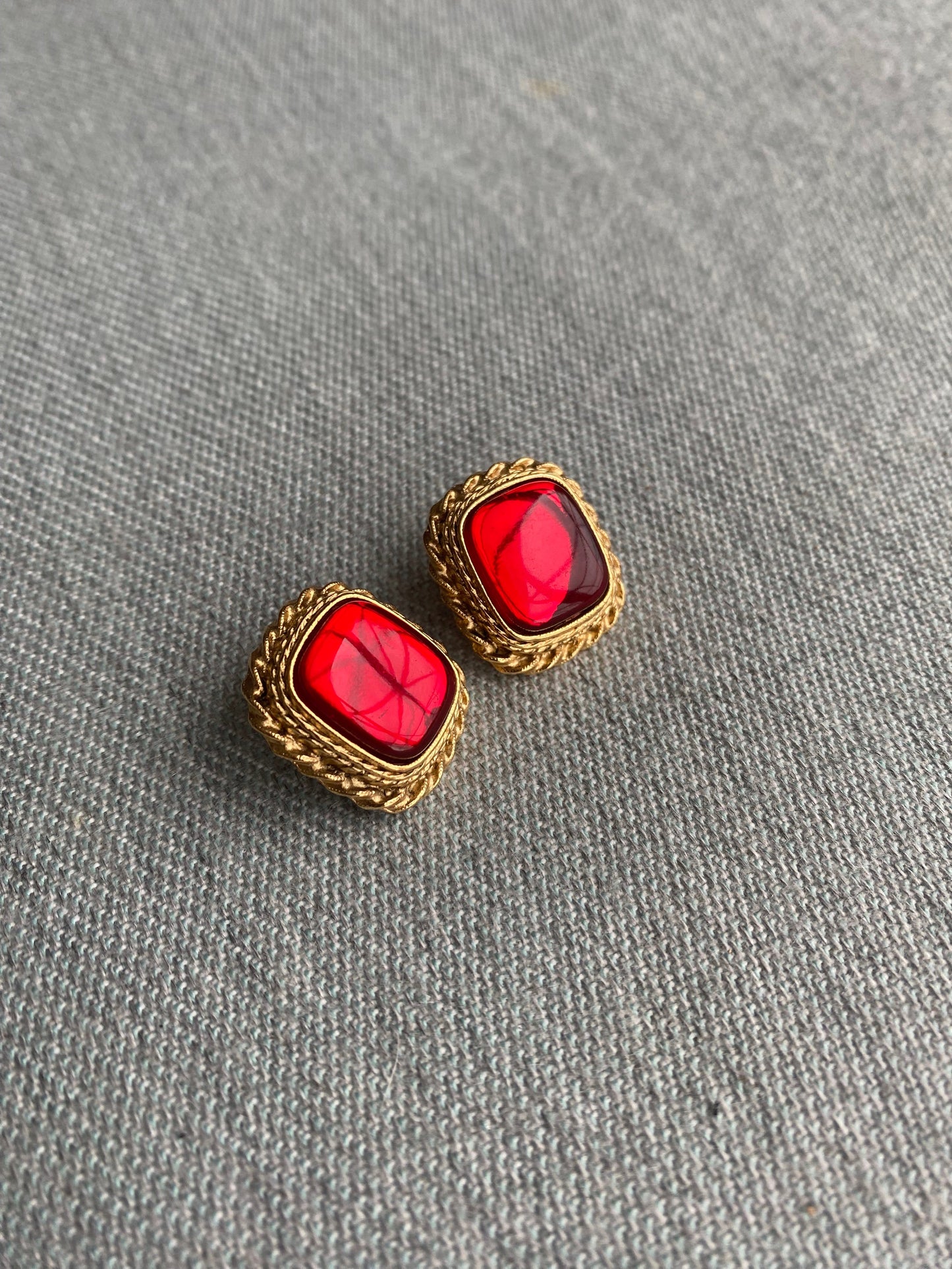 80's Ruby Square Cabachon Gold Rope Pierced Earrings