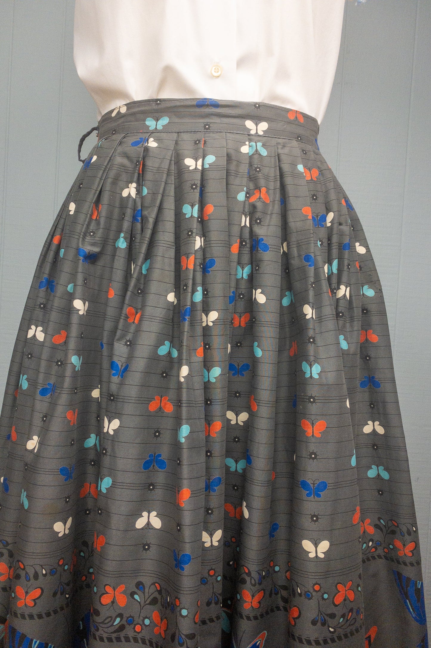 50's Grey Butterfly Skirt | 28"