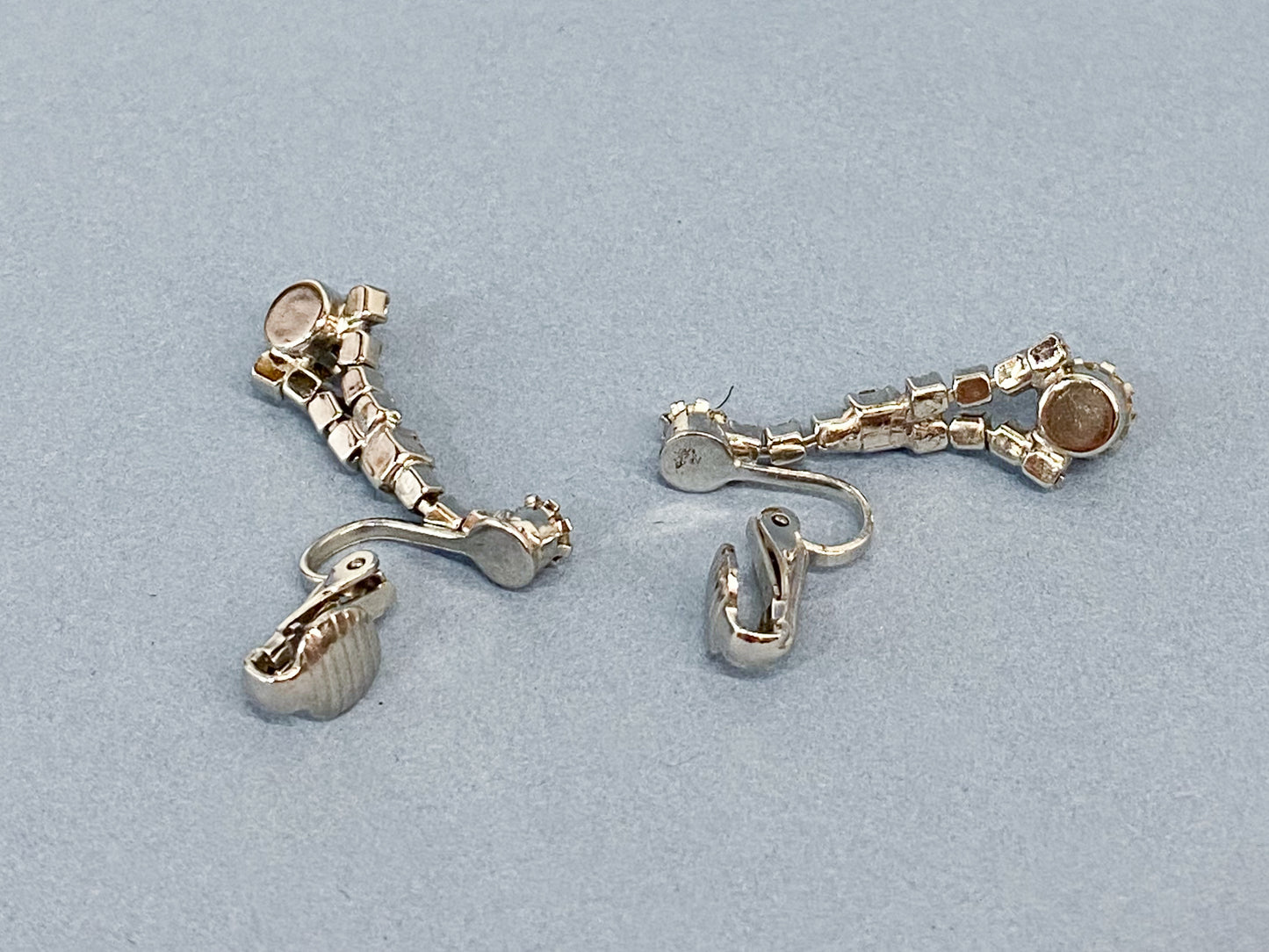 Glitzy Rhinestone Crystal Tear Drop Dangle Vintage Clip On Earrings
