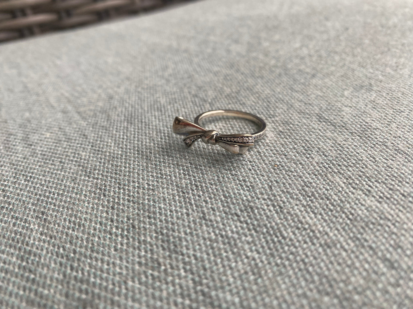 Ribbons & Bows Sterling Silver Ring | Size 9