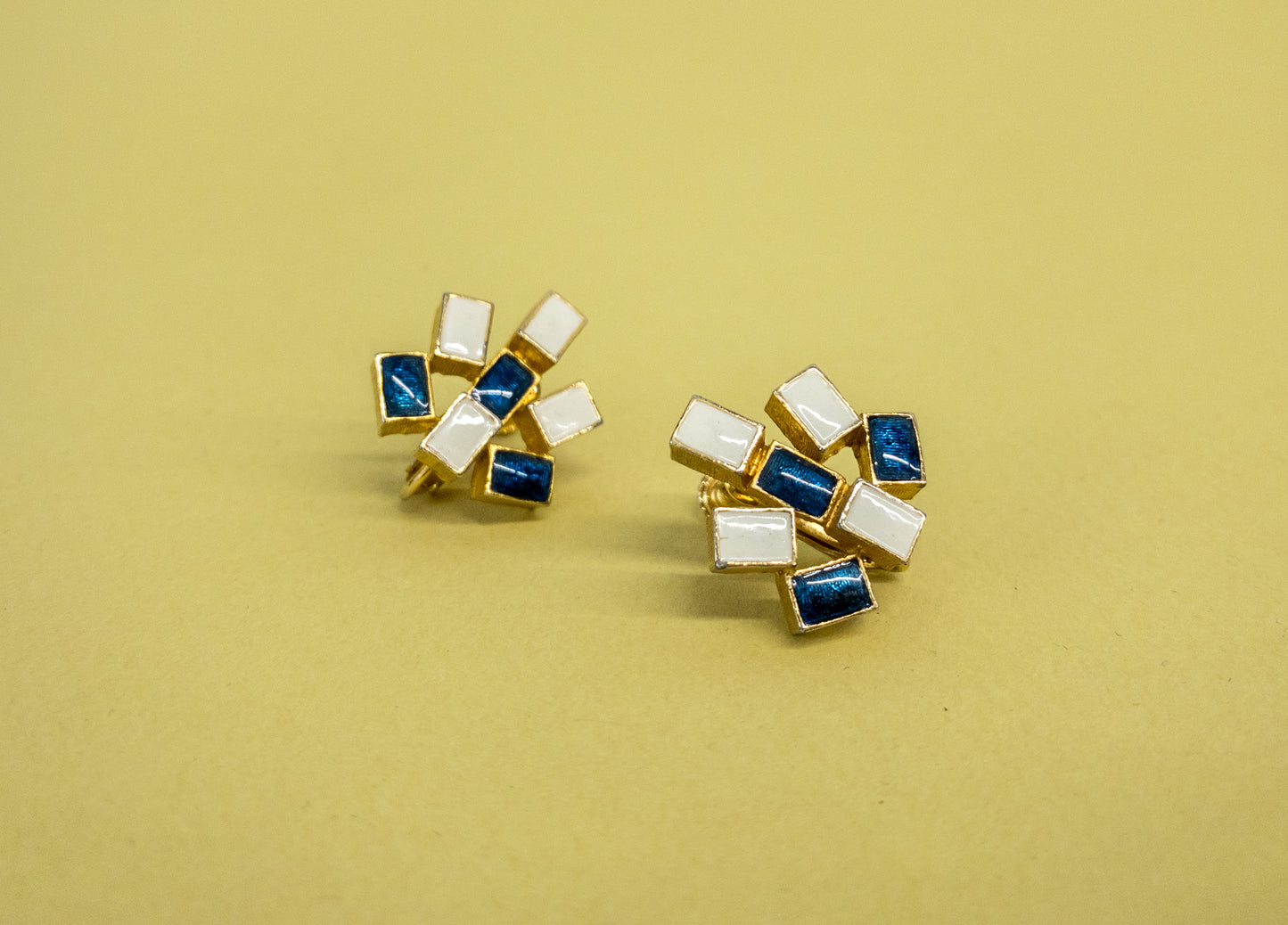 80's White Navy Blue Enamel Gold Screw Back Clip On Earrings