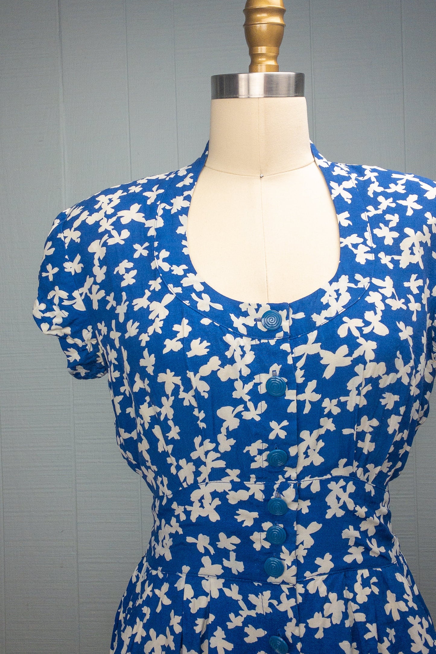 80's Blue & White Floral Wiggle Dress | S/M