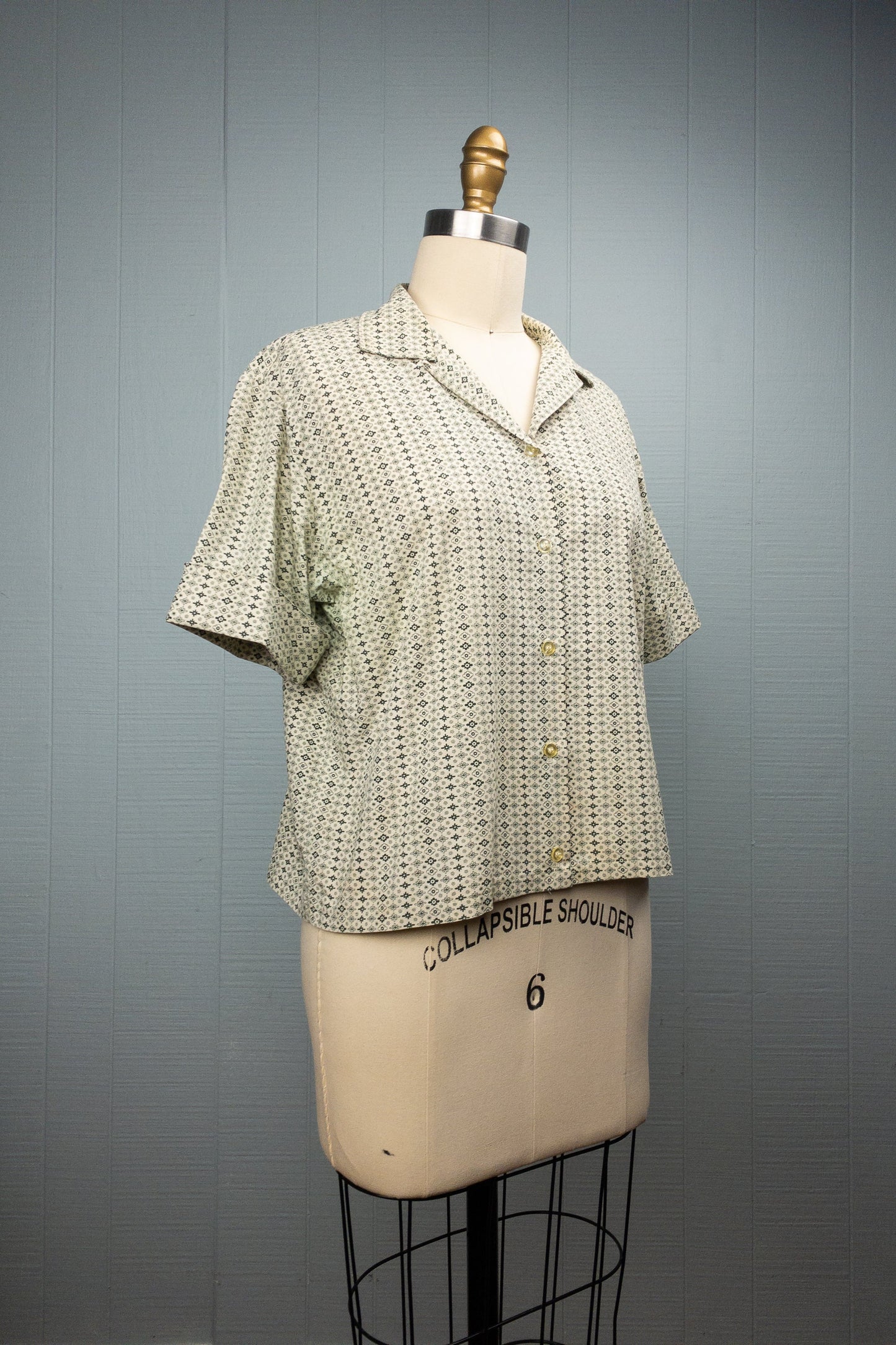 60's Rows of Daisies Button Shirt | M/L