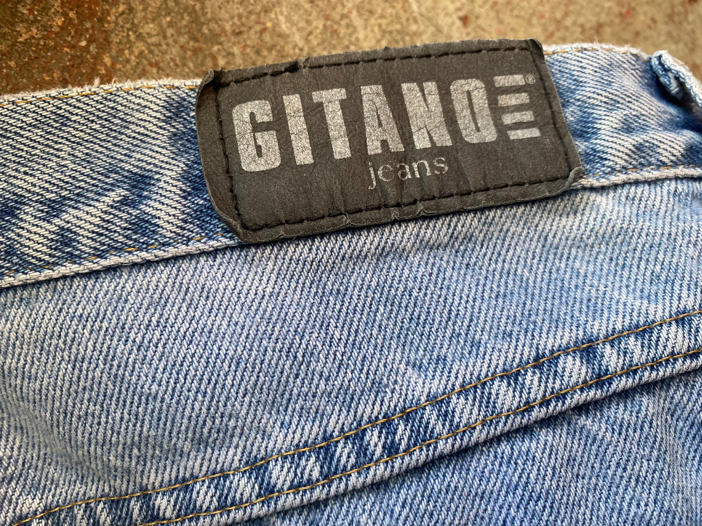90's Gitano Light Wash Boot Jeans | 35" x 29"