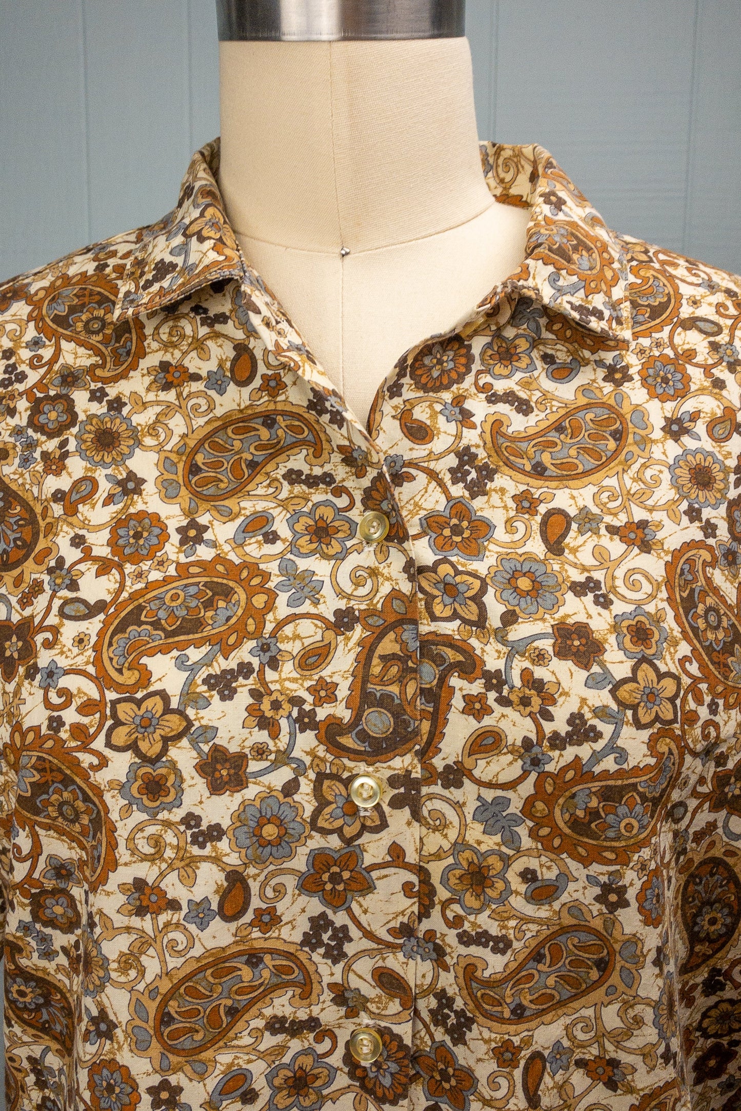 60's Brown Paisley Button Shirt | M/L