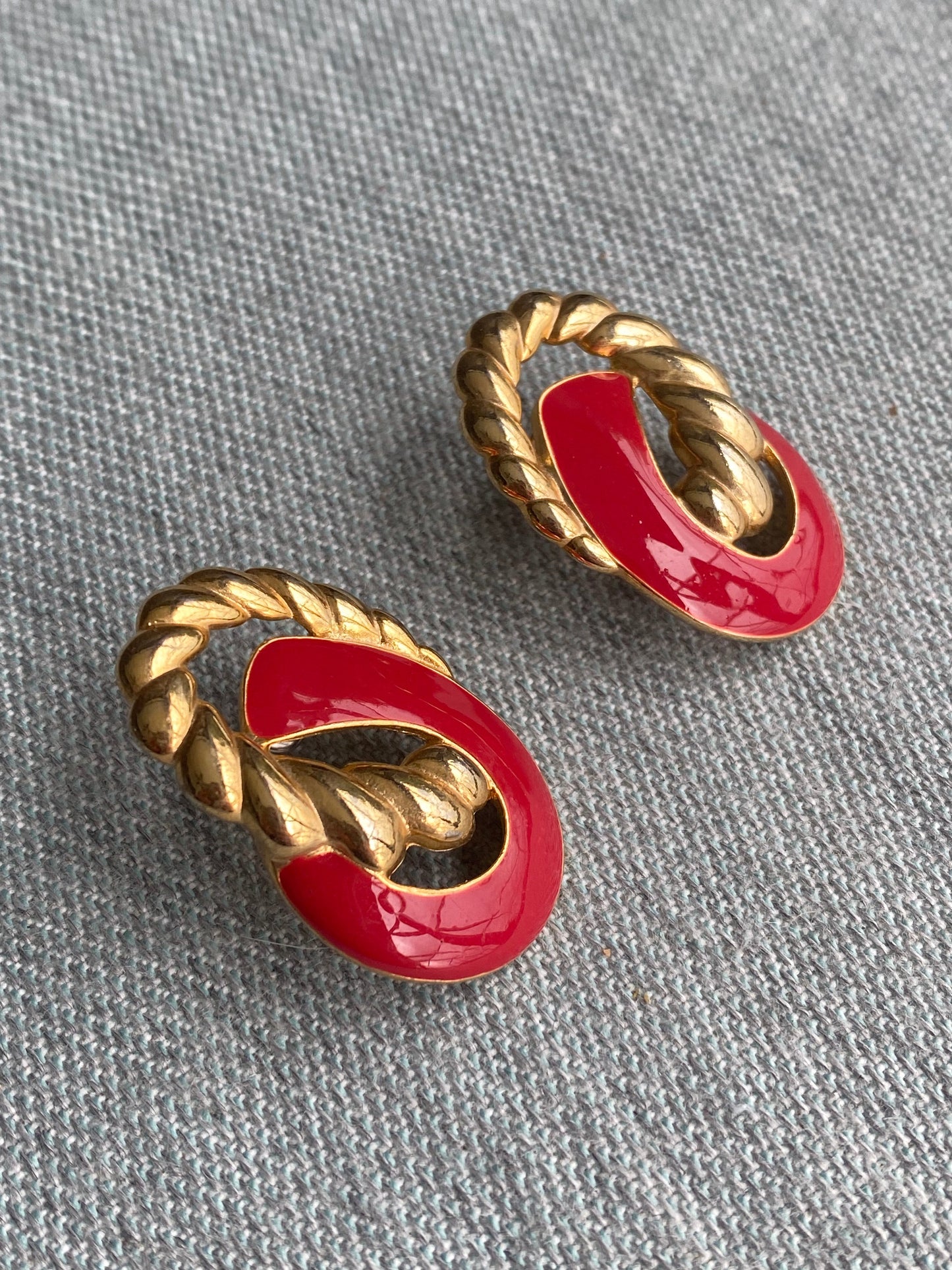 80's Red & Gold Interlocked Rope Pierced Earrings