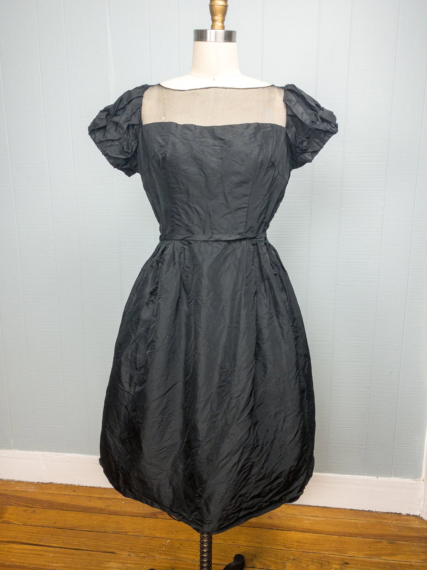 50's Wounded Black Silk Dress with Lattice Puff Sleeve