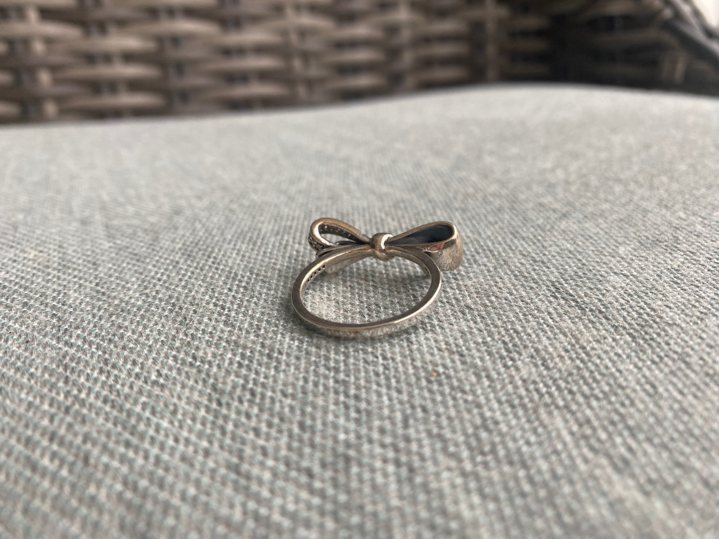 Ribbons & Bows Sterling Silver Ring | Size 9