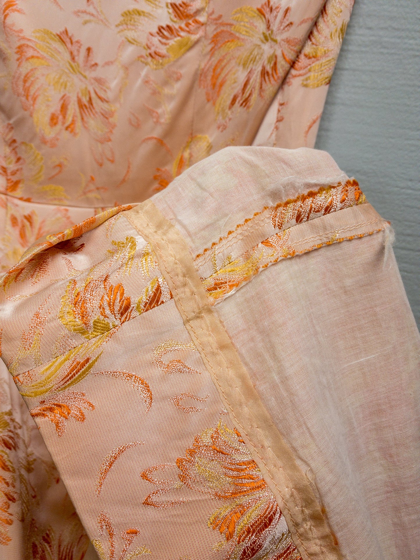 50's 60's "Marvelous Mrs. Maisel" Peach Jacquard Wiggle Dress | XXS
