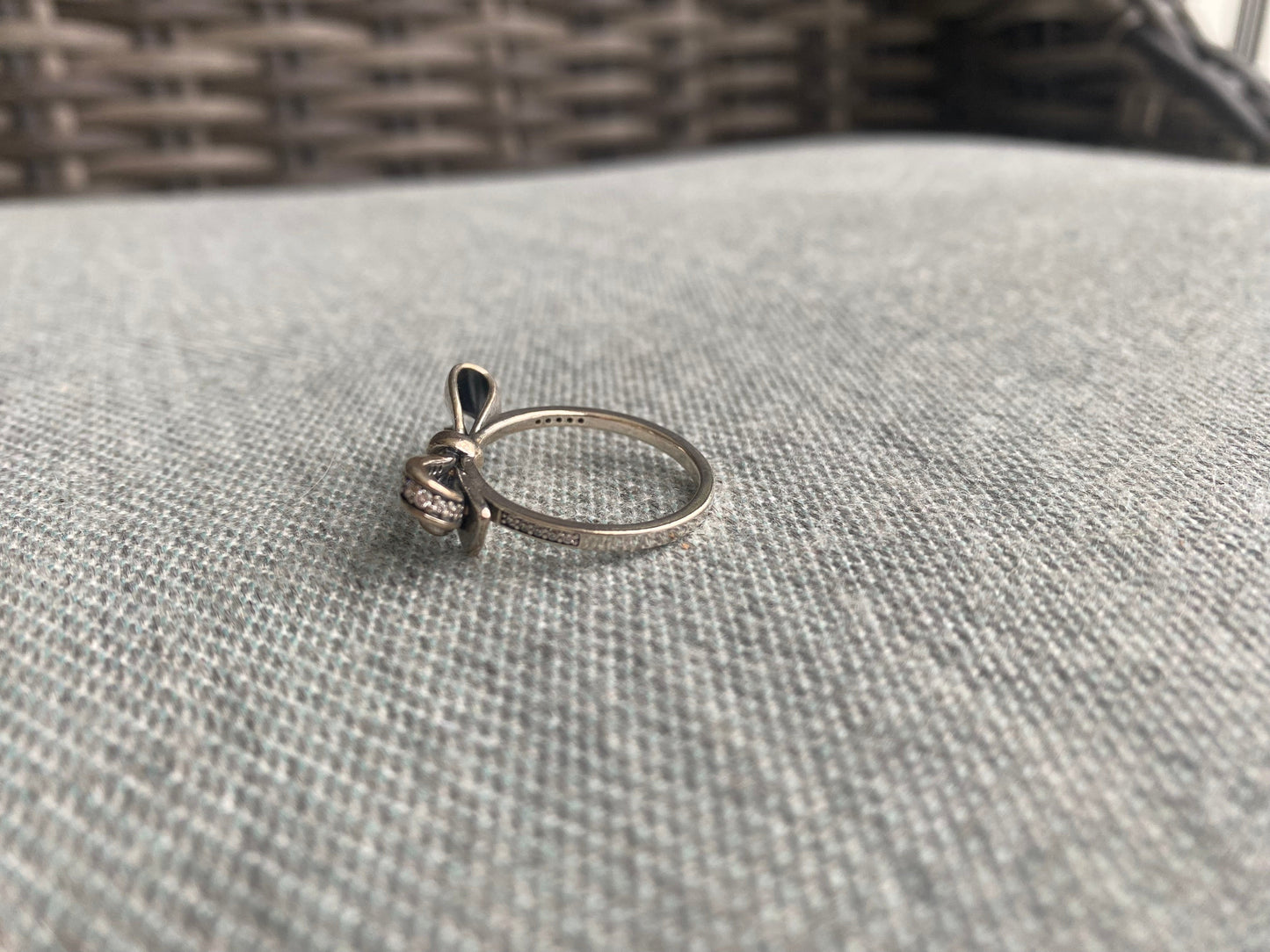 Ribbons & Bows Sterling Silver Ring | Size 9