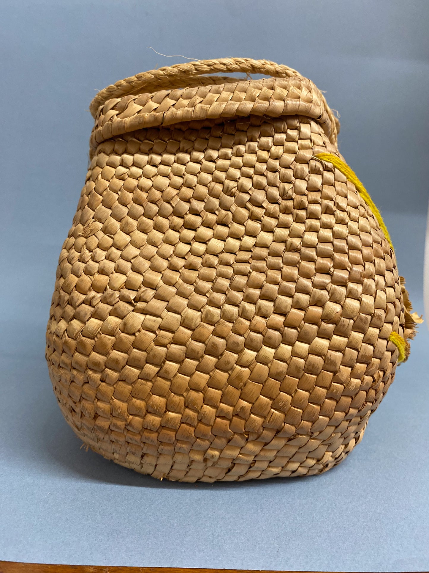 50's 60's Mrs. Maisel Rattan Straw Box Purse Yellow Yarn Floral