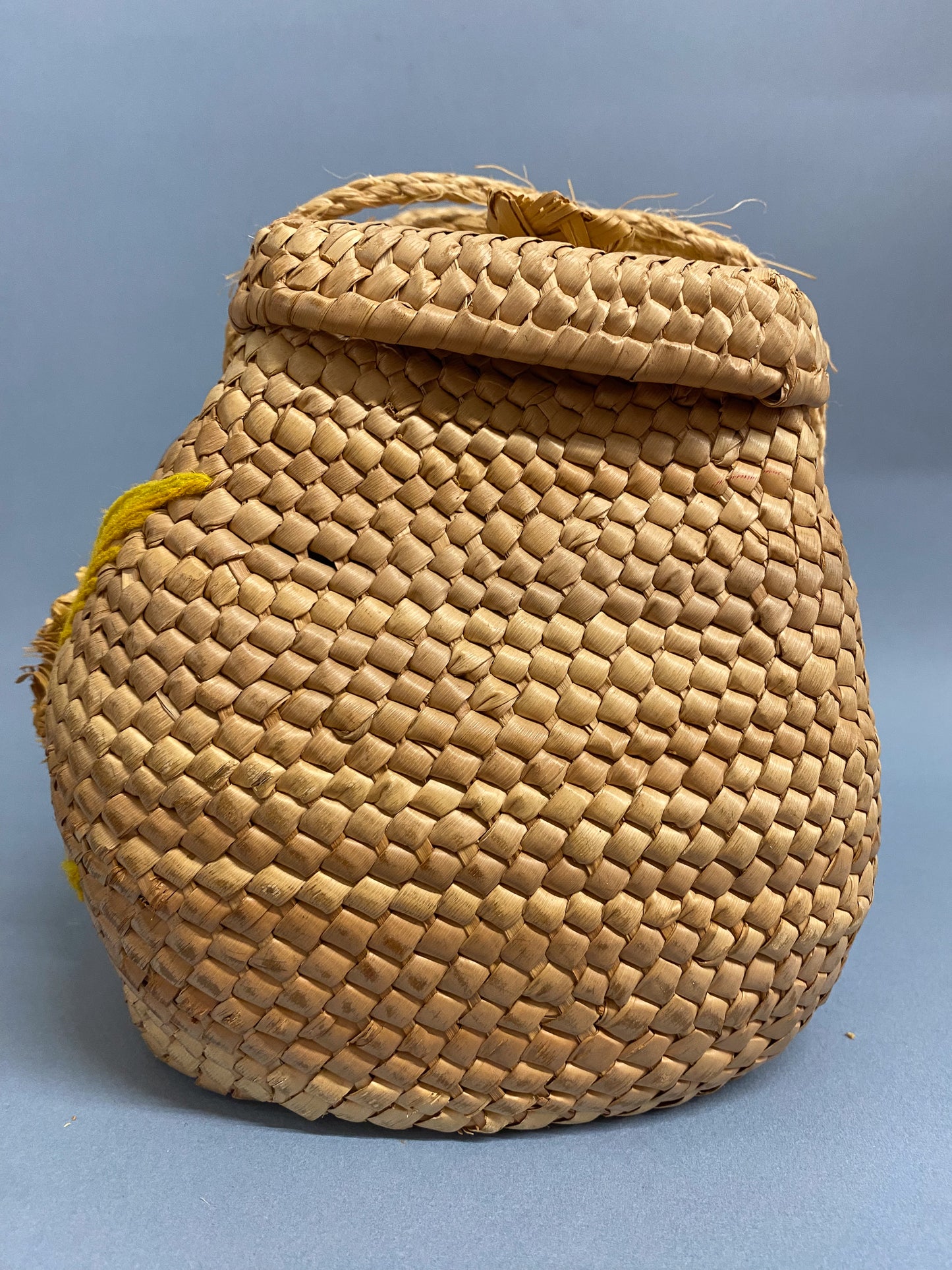 50's 60's Mrs. Maisel Rattan Straw Box Purse Yellow Yarn Floral