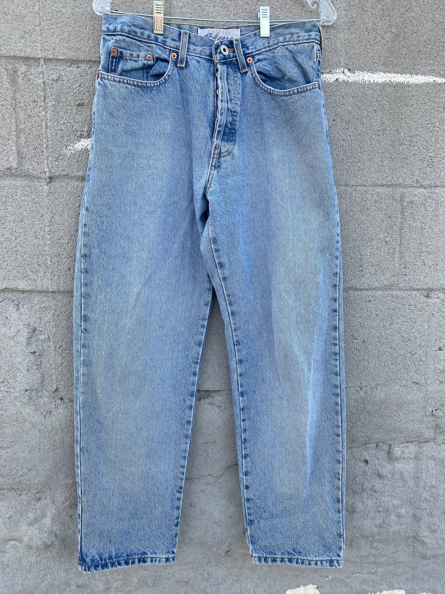 90's Light Wash Boyfriend Jeans | 31" x 29"