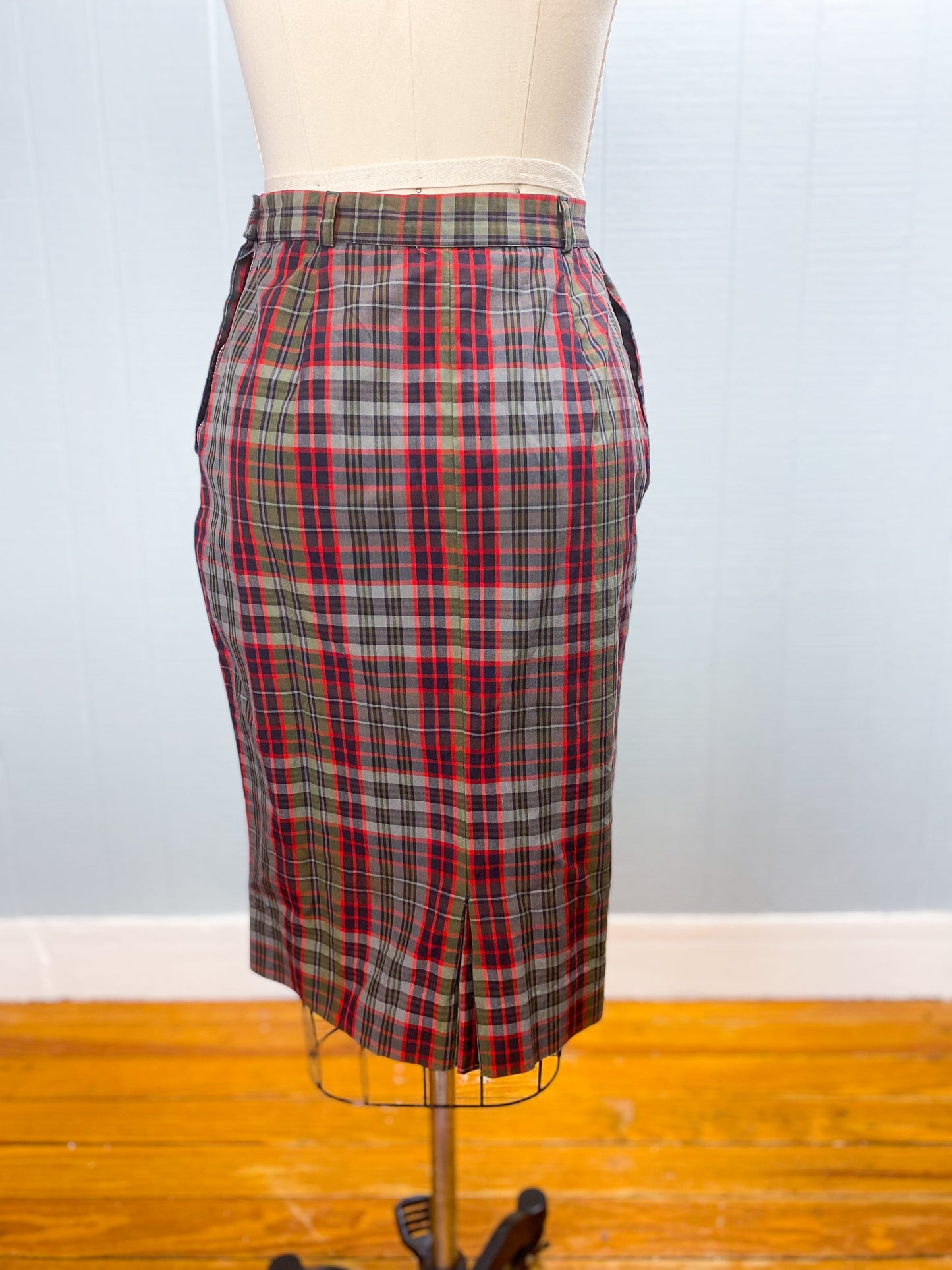 50's Juniorite Grey Green Red & Black Plaid Pencil Skirt | W 26"