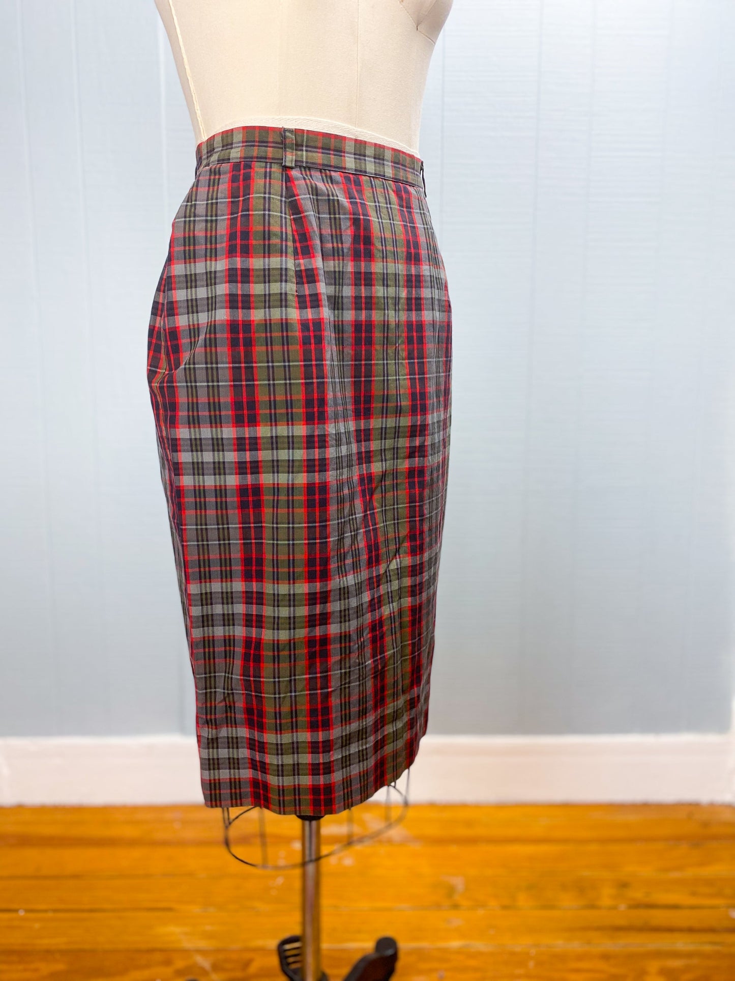 50's Juniorite Grey Green Red & Black Plaid Pencil Skirt | W 26"
