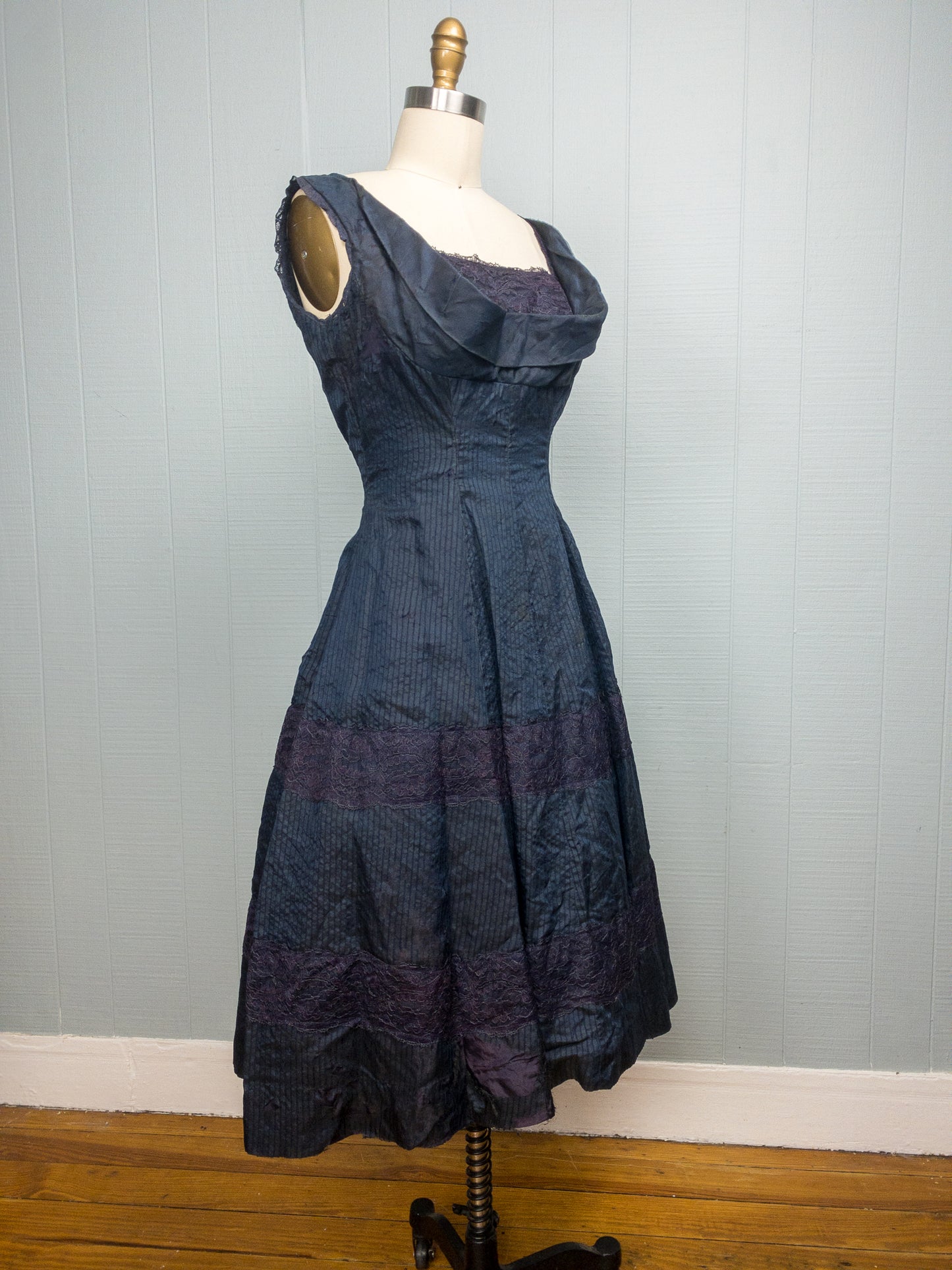 50's Wounded Black Silk Circle Skirt with Lace Neckline